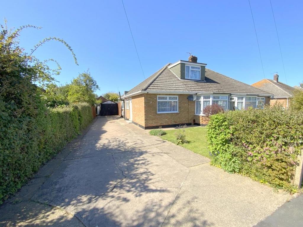 Baron Avenue, New Waltham, Grimsby 3 bed semidetached bungalow £180,000