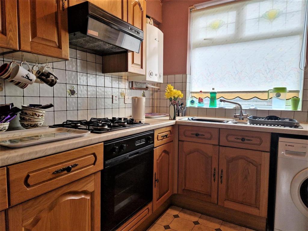 Ambleside Gardens, Wembley 3 bed semidetached house £535,000