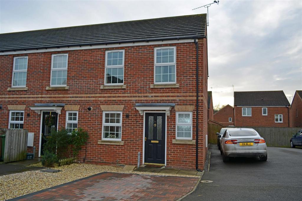 St. James Place, Scunthorpe 2 bed end of terrace house to rent £625 pcm (£144 pw)