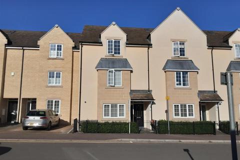 4 bedroom terraced house to rent, Cherryholt Road, Stamford