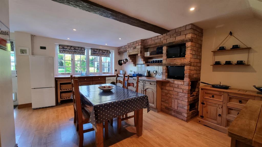 Kitchen diner