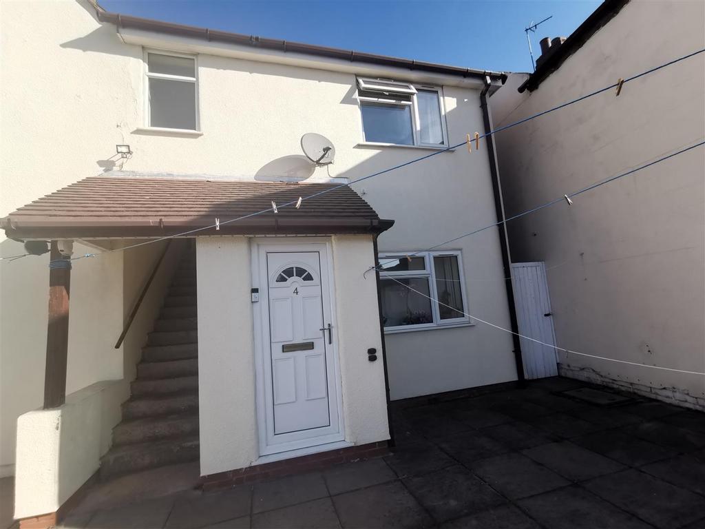 Great Charles Street, Walsall 1 bed flat £565 pcm (£130 pw)