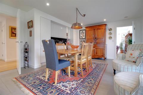 The Garden House Upton Lane, Brookthorpe, Gloucester, GL4 0UT