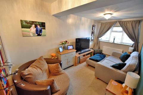 6 Bisley Close, Bicester, OX26 4XF