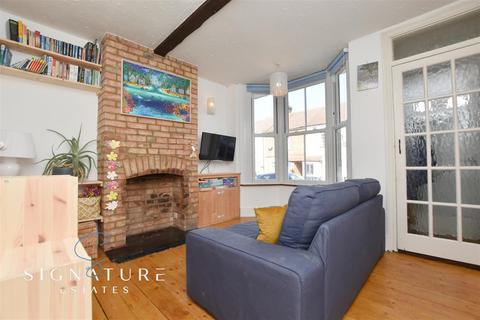 17 Seaton Road, London Colney, St Albans, AL2 1RL