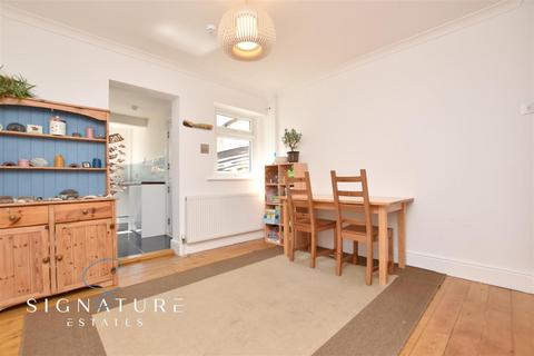 17 Seaton Road, London Colney, St Albans, AL2 1RL