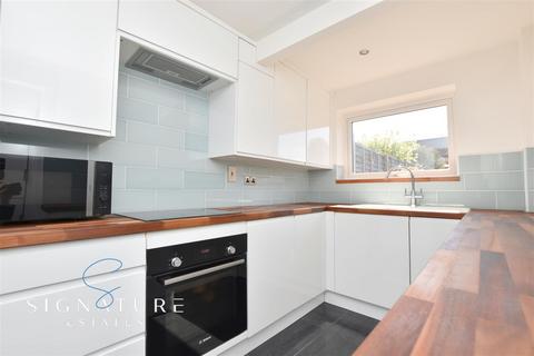 17 Seaton Road, London Colney, St Albans, AL2 1RL