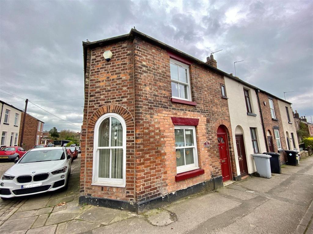 Buxton Road, Macclesfield 2 bed terraced house for sale £220,000
