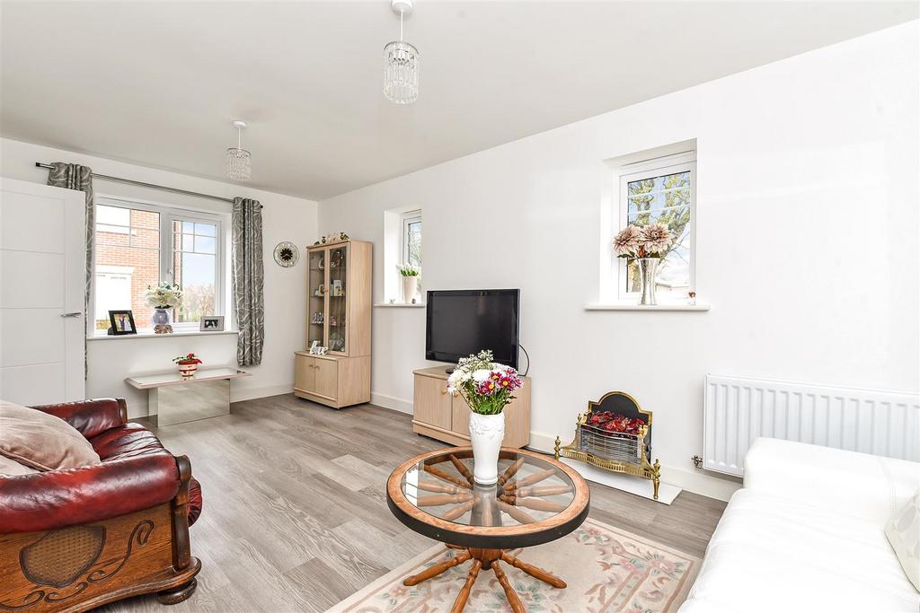 Locks Farm Lane, Chichester 3 bed detached house £460,000