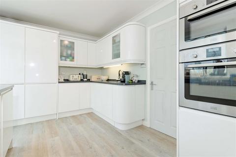 54 Marine Crescent, Goring By Sea, Worthing, BN12 4JG