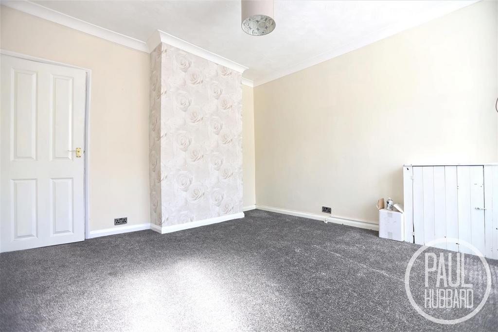 Lorne Park Road, Lowestoft, NR33 0RB 2 bed terraced house £700 pcm (£