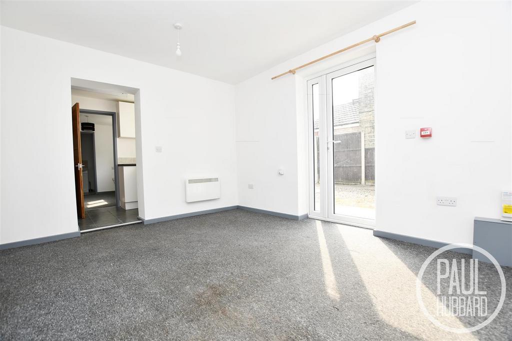 Beresford Road, Lowestoft, Suffolk 1 bed apartment £495 pcm (£114 pw)