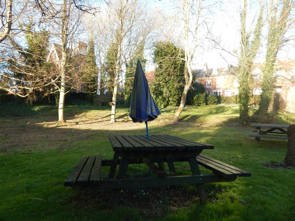 Communal Garden (2).JPG