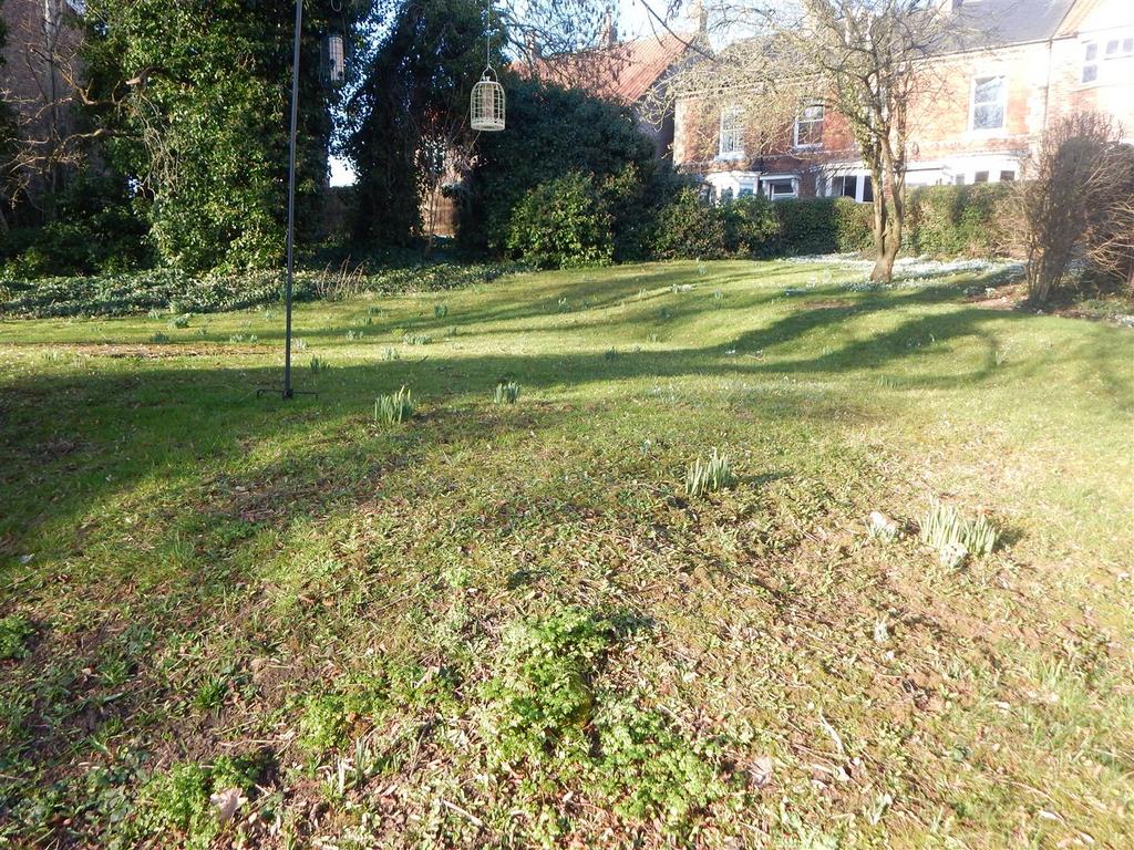 Communal Garden (4).JPG