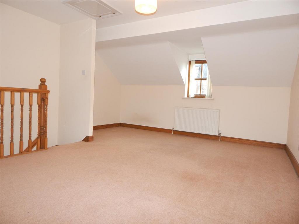 Top floor bedroom (2).JPG
