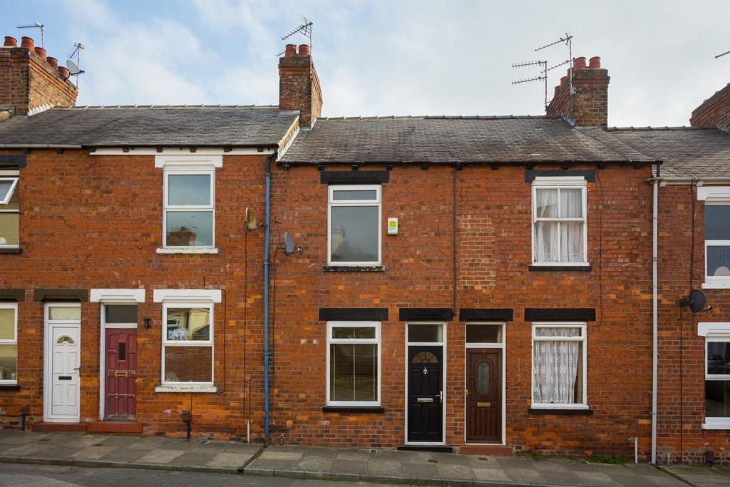 Linton Street York 2 bed terraced house £900 pcm (£208 pw)