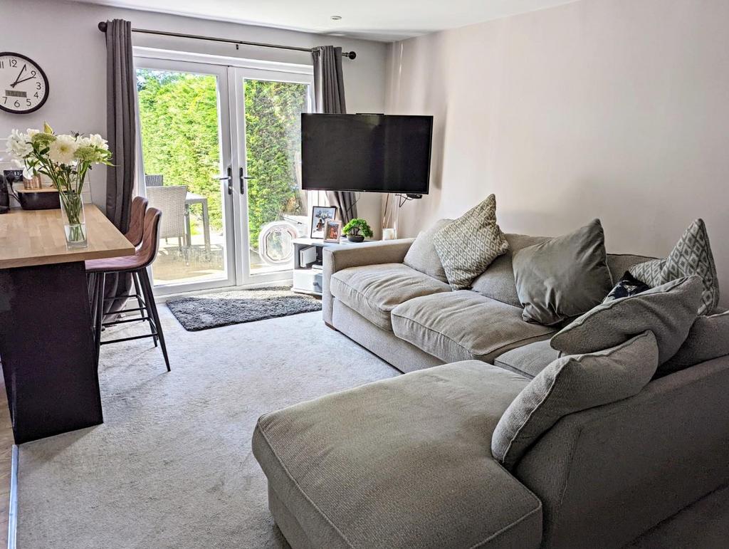LOUNGE AREA.jpg