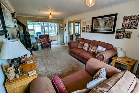 4 bedroom detached house for sale - Elm Way, Hartshill, Nuneaton