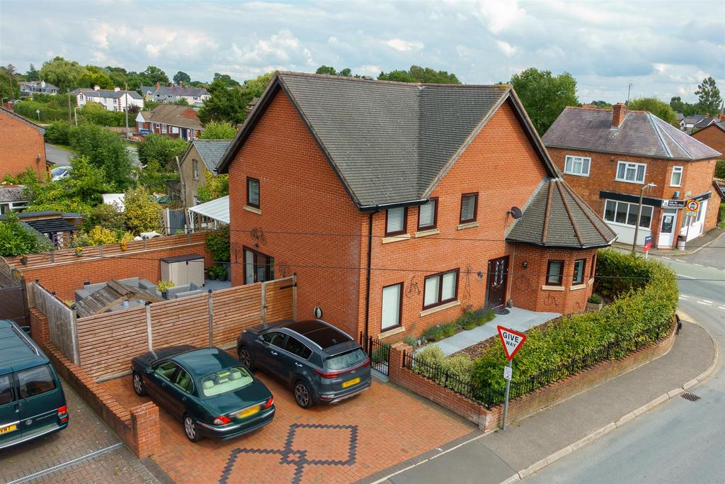 Overton Road, St. Martins, Oswestry 4 bed detached house £335,000