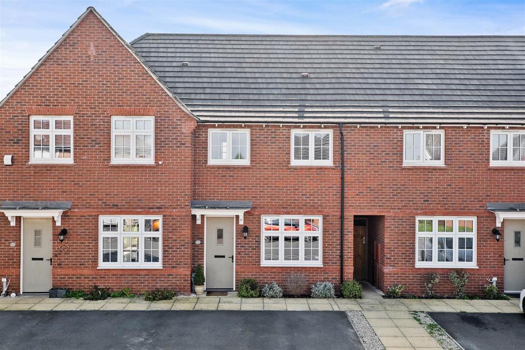 Turnpike Drive, Evesham 2 bed terraced house for sale £250,000