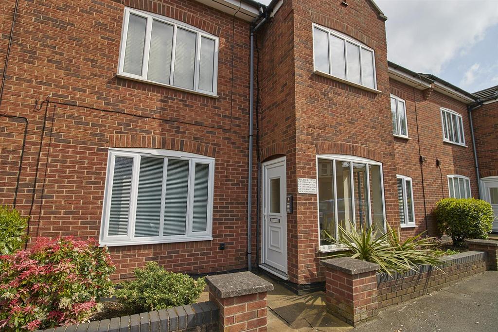 Regency Court, Burbage 1 bed flat £550 pcm (£127 pw)