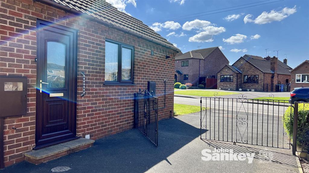 Kingsley Avenue, Mansfield 2 bed detached bungalow £210,000
