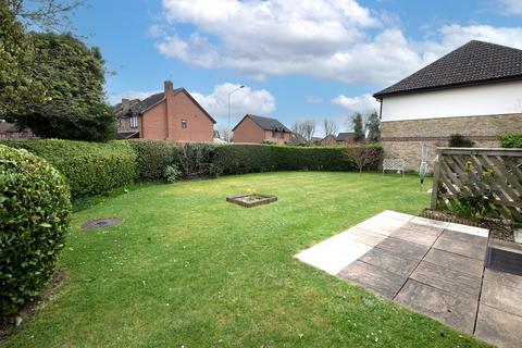 2 bedroom semi-detached bungalow for sale, The Maltings, Thatcham, RG19