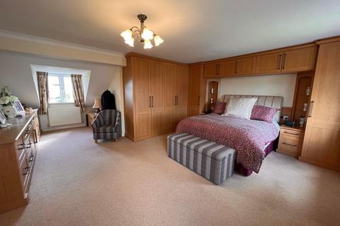 46 Cellarhead Road, Werrington, Stoke-on-trent, ST9 0HW