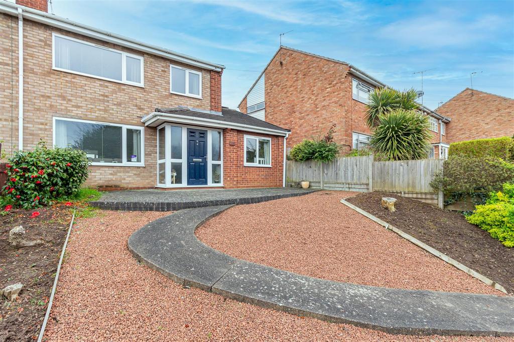 Bath Road, Worcester 4 bed semidetached house for sale £330,000
