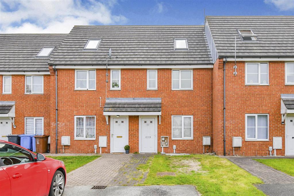 Wormley Court, Hull 3 bed terraced house for sale £110,000