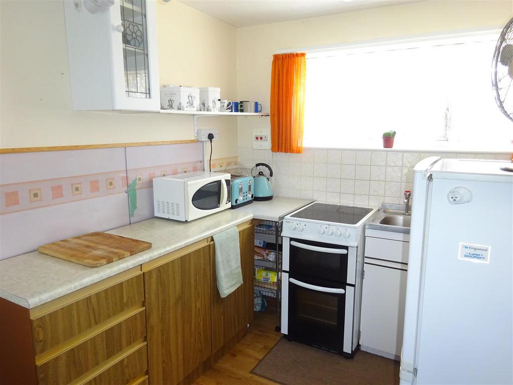 The Parade, Greatstone, New Romney 2 bed house for sale £36,500