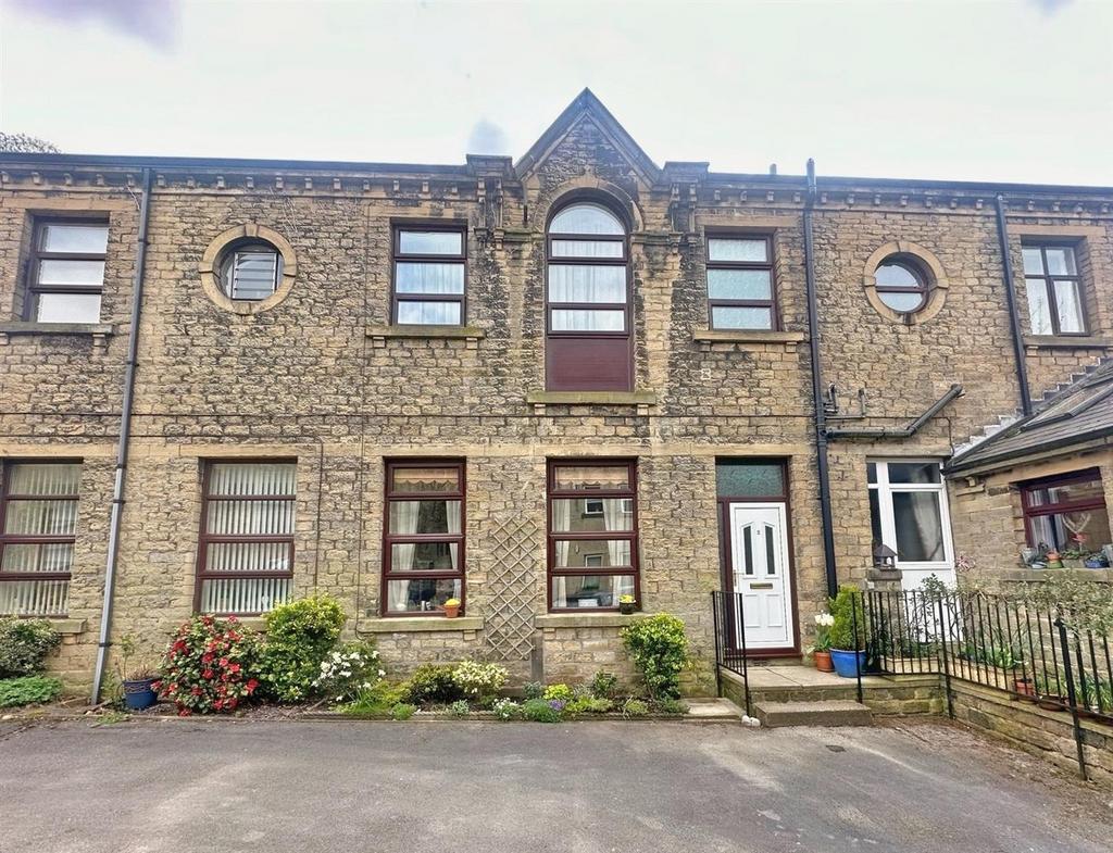 Brooklands Close, Holywell Green, Halifax 2 bed terraced house for sale £240,000
