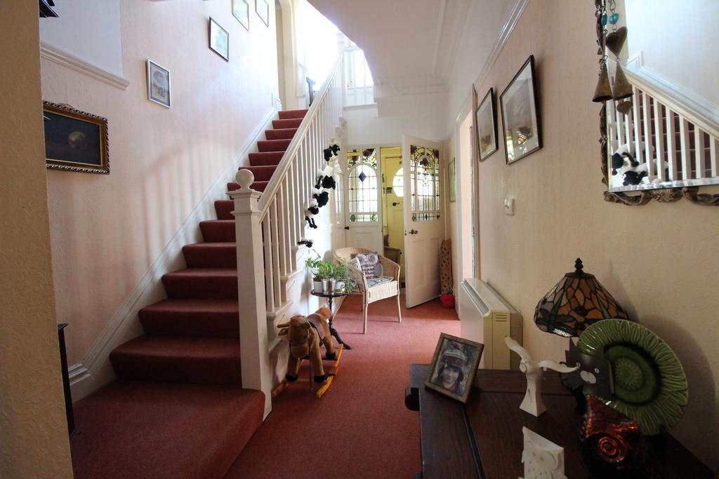 Banks Lane, Riddlesden, Keighley, BD20 4 bed detached house for sale