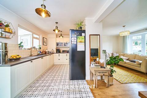 52 Ibbetson Path, Loughton, IG10 2AS