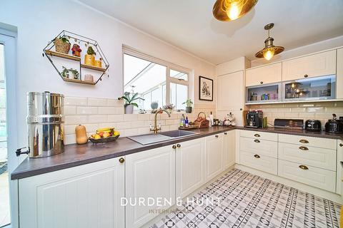 52 Ibbetson Path, Loughton, IG10 2AS