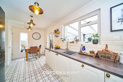 52 Ibbetson Path, Loughton, IG10 2AS