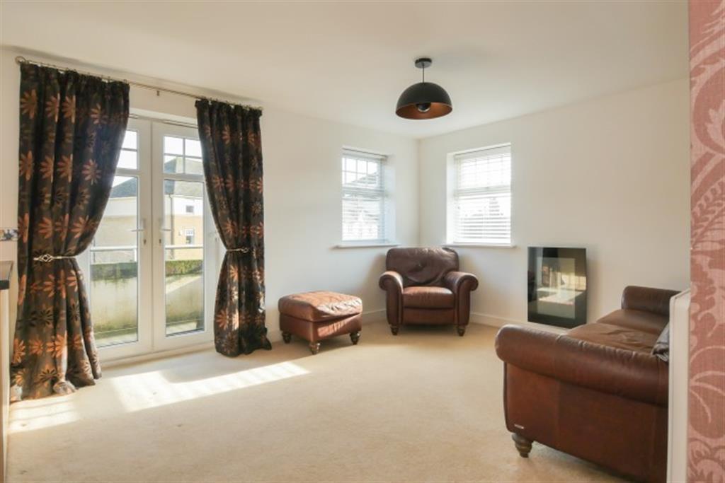 Kingsdale Drive, Menston, LS29 6QN 2 bed apartment £795 pcm (£183 pw)