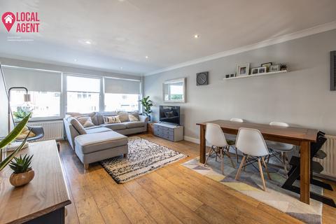 55 Cedar Drive, Sutton At Hone, Dartford, DA4 9EW