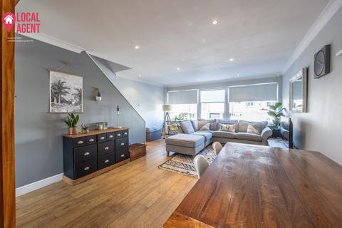 55 Cedar Drive, Sutton At Hone, Dartford, DA4 9EW