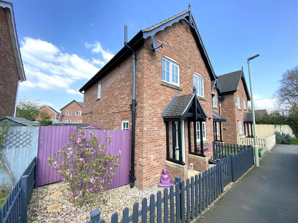 Hawkstone Close, Hadnall, Shrewsbury 3 bed end of terrace house for