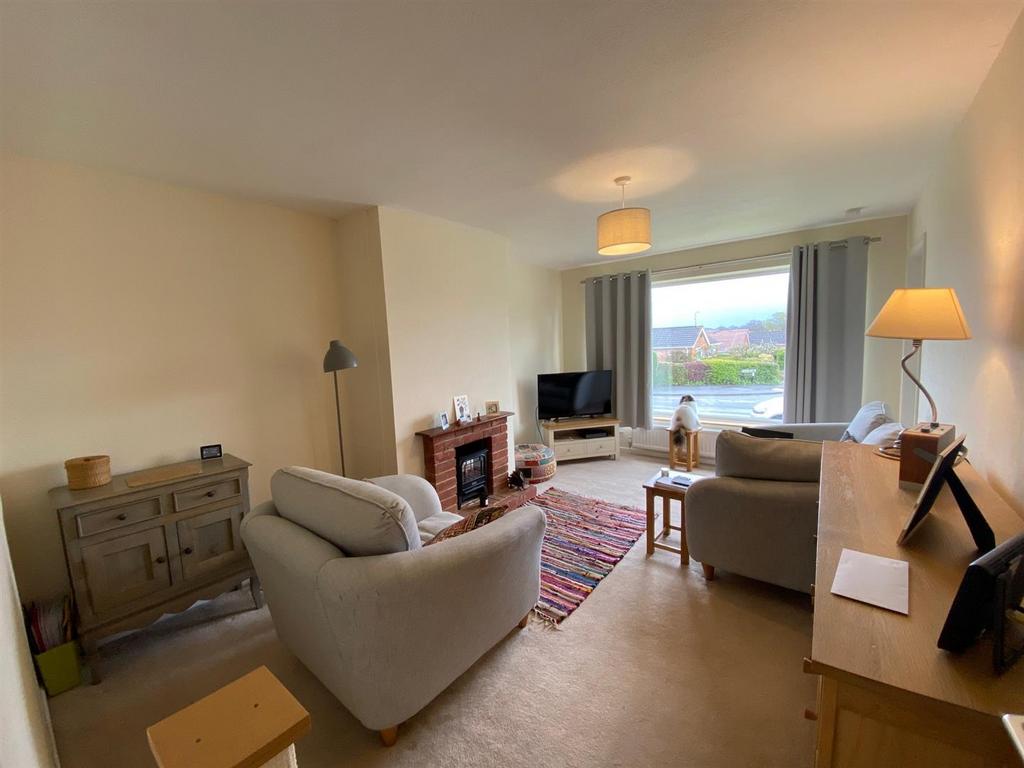 Bredon Grove, Malvern 2 bed detached bungalow £260,000