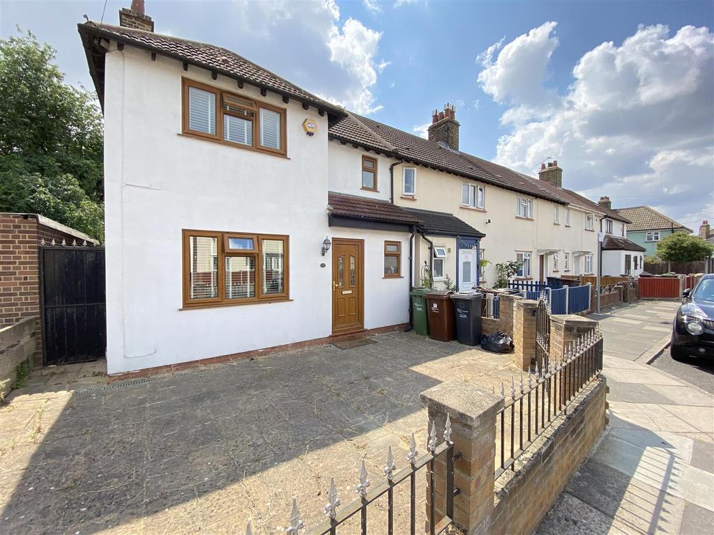 Lambourne Gardens, Barking 3 bed end of terrace house £450,000