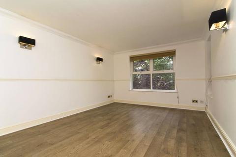2 bedroom flat for sale, Laurel Mead Court, 35 Churchfields, London, E18