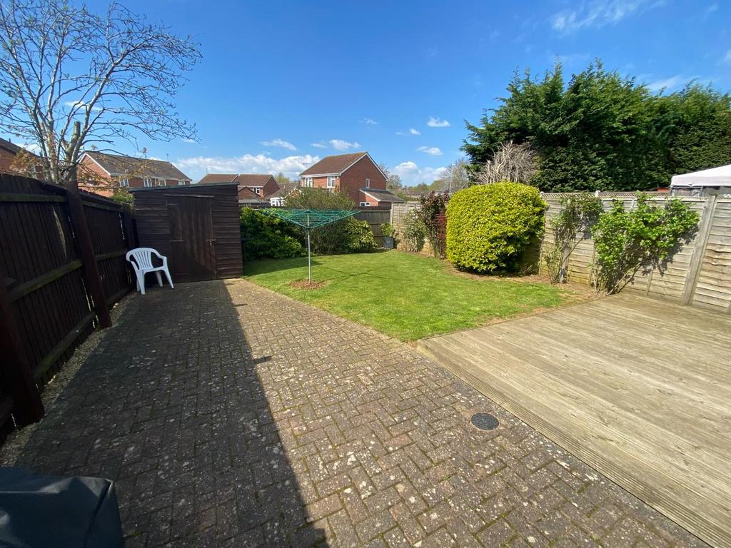 Dore Close, The Maltings, Northampton NN3 3 bed end of terrace house