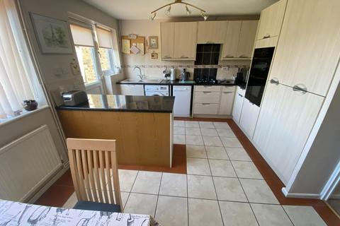 61 Dore Close, Northampton, NN3 8NJ