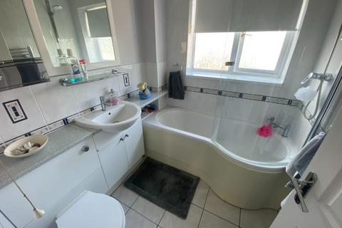 61 Dore Close, Northampton, NN3 8NJ