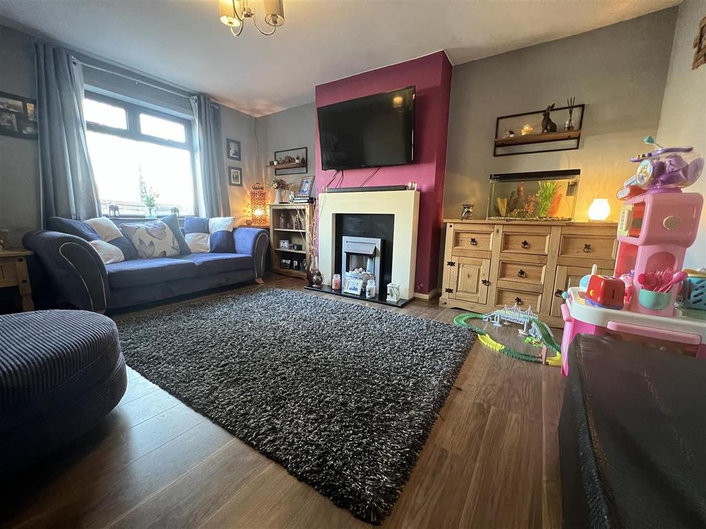 Scotland Street, Ellesmere 2 bed terraced house £169,995