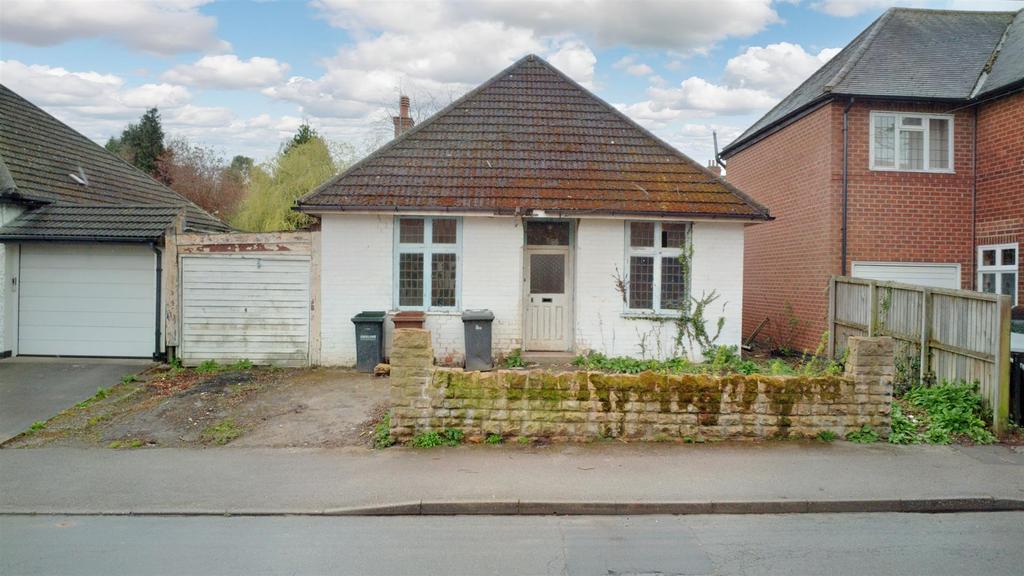Marlborough Road, Woodthorpe, Nottingham 2 bed detached bungalow for