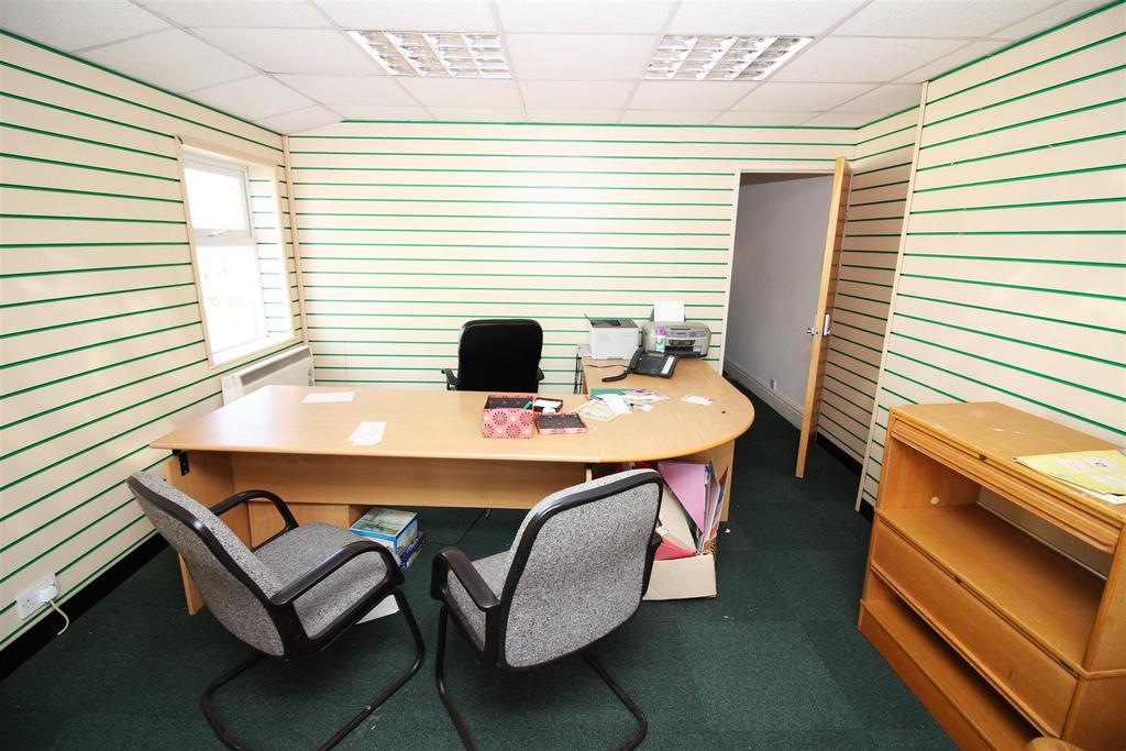 Office 1.JPG