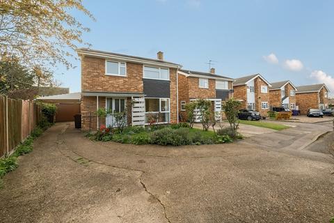 3 bedroom detached house for sale - Portman Close, Hitchin, SG5